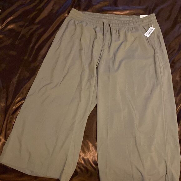 Old Navy Pants - Old Navy Work out Capris